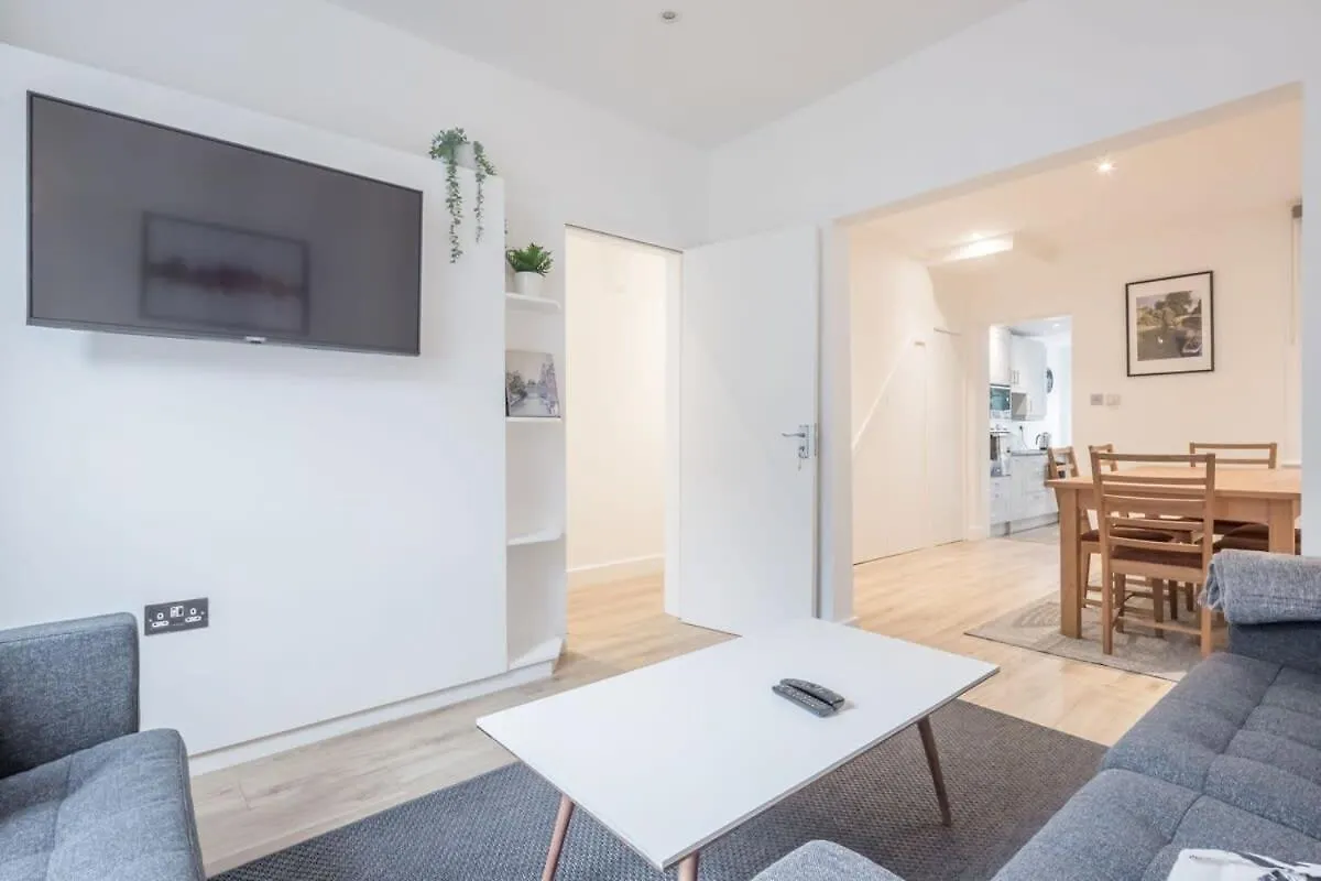 Refurbished High Spec Central Family Home Cambridge